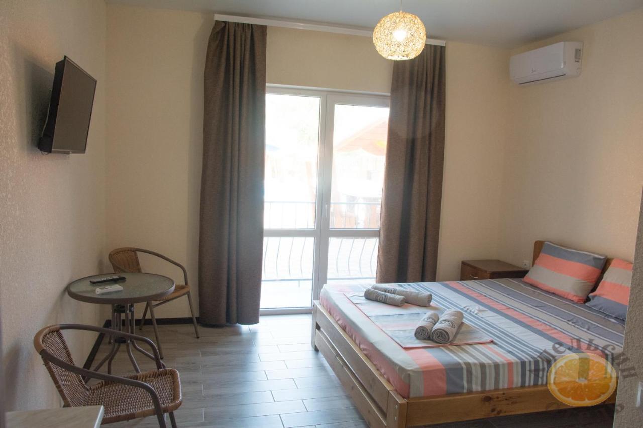 Apelsin Hotel Коблево Екстериор снимка